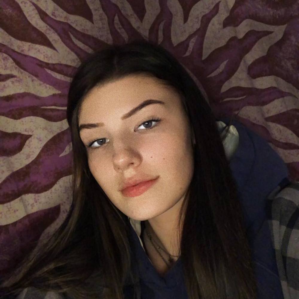 Meet your Posher, Olivia